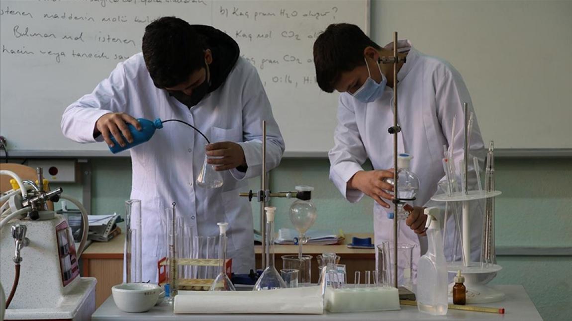 Kimya Teknolojisi Alanı Öğretmen ve Öğrencilerimizin Üretimleri Ulusal Medyada